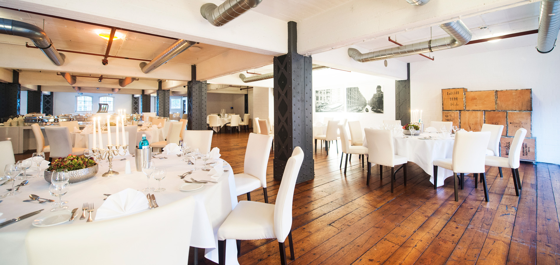 Abiball planen in Hamburg mit NORD EVENT - Eventlocations - Historischer Speicherboden - Event II - Gala-Bestuhlung
