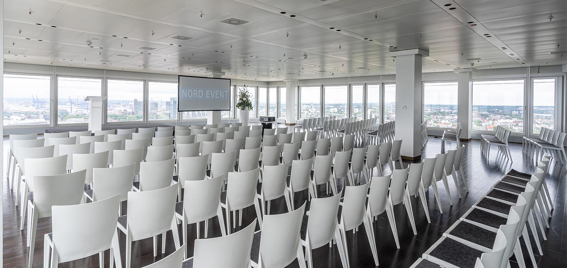 Eventlocation in Hamburg von NORD EVENT - Panoramadeck - Tagung im Aussichtsreich mit Ausblick