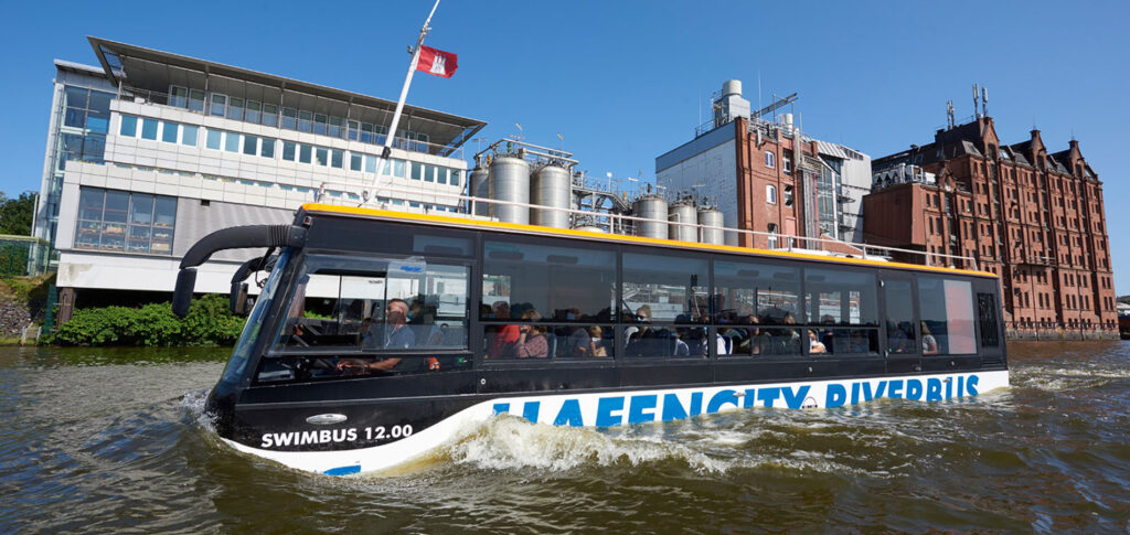 Teamevents in Hamburg mit NORD EVENT - HafenCity Riverbus - Impression