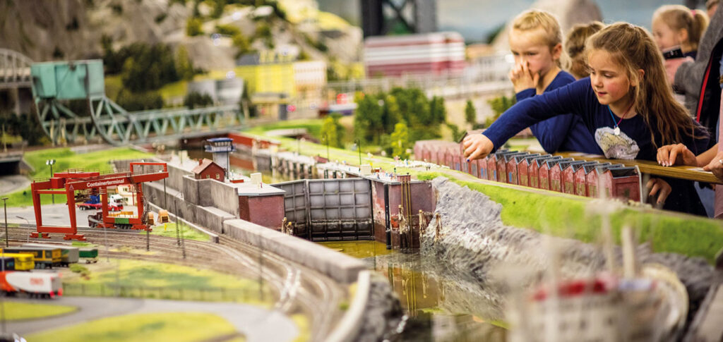 Teamevents in Hamburg mit NORD EVENT - Miniatur Wunderland - BEsucher